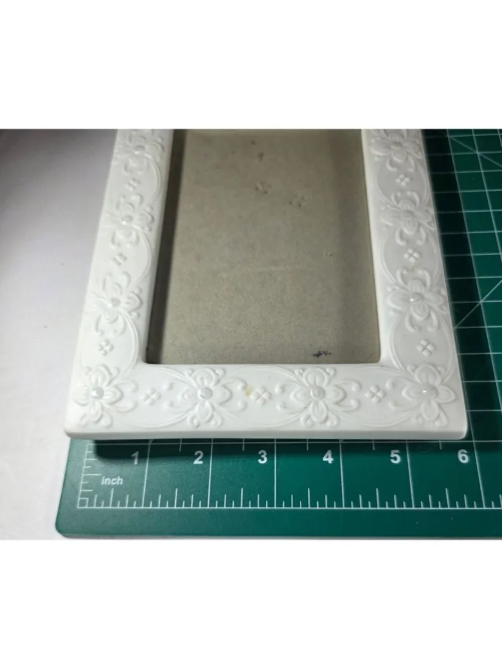 Russ Berrie White Floral 4x6 Picture Frame elegant bridal wedding cottage